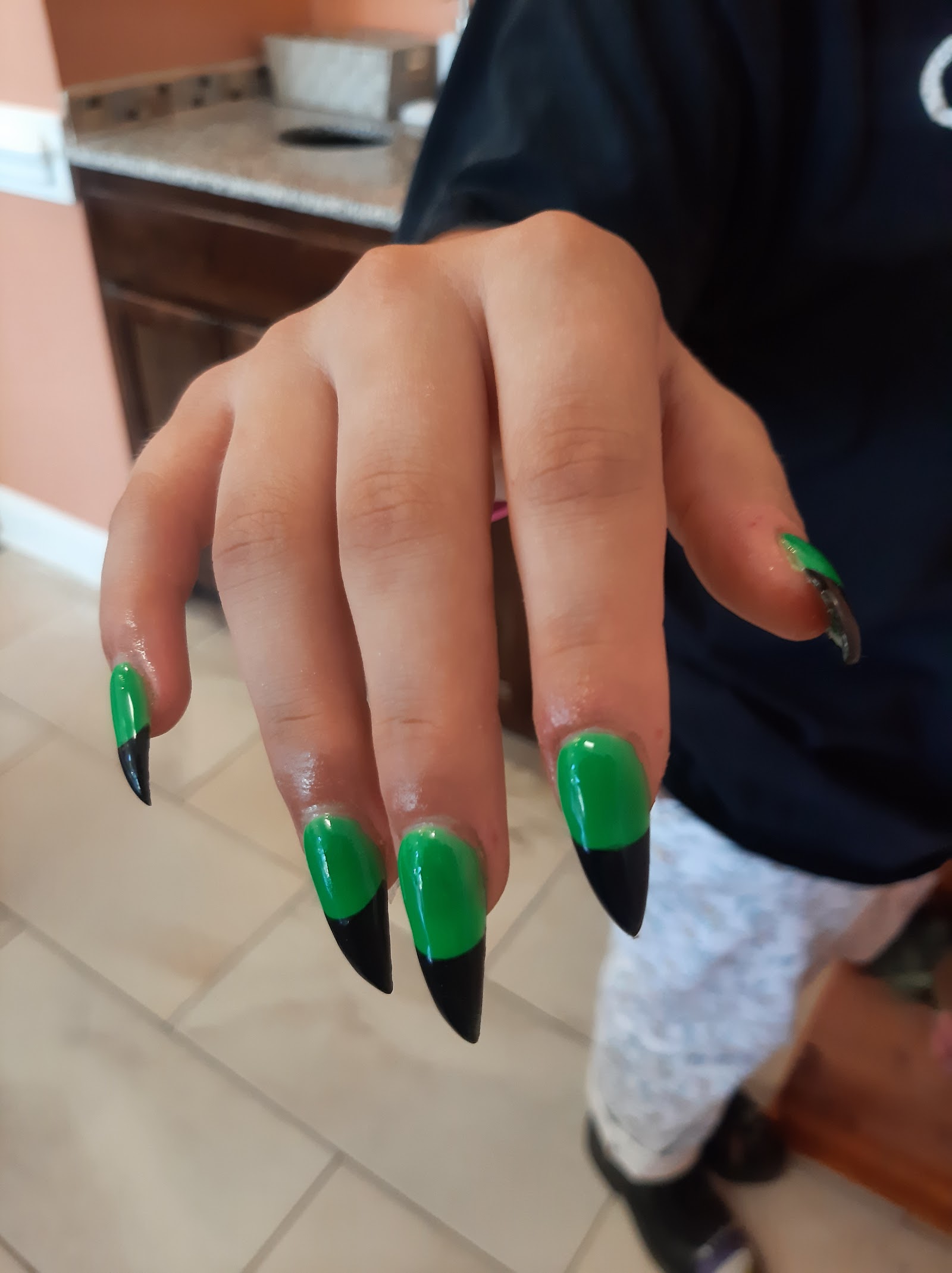Upscale Nails nail photo 4